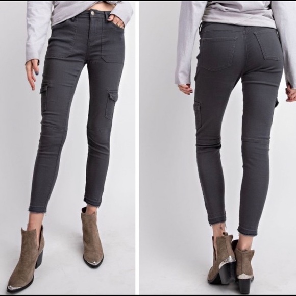 Accepting Offers 🌷Faded Olive Cargo Skinny Pants - Picture 4 of 4